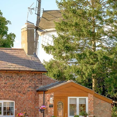 Saughall Mill Farm Cottage Chester Extérieur photo