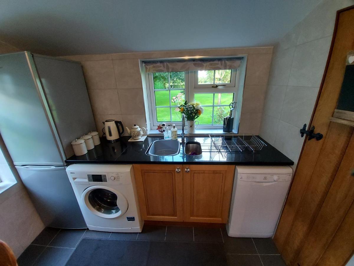 Saughall Mill Farm Cottage Chester Extérieur photo
